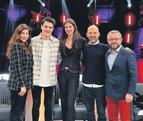 Akıncı dizisinin güzel oyuncusu Deren Talu'dan annesi Defne Samyeli'ye iltifat: Annem oyuncu koçum gibi-2