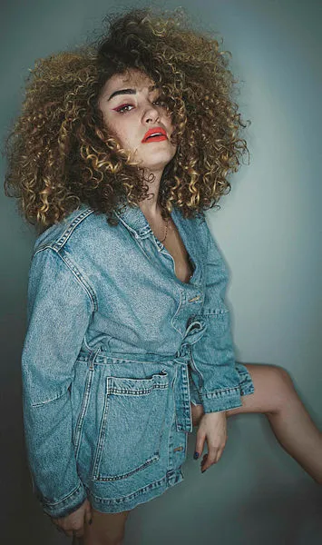 ibrahim-tatlisesin-kizim-dedigi-sule-cinlama-unlu-sarkiciyla-evlendi-1628789781842.jpg İbrahim Tatlıses’in kızım dediği Şule Çınlama evlendi! Ünlüler düğüne akın etti-5