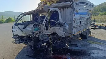 Afyonkarahisar Sandıklı’da trafik kazası! Yolcu otobüsü ile kamyonet çarpıştı! Çok sayıda yaralı var