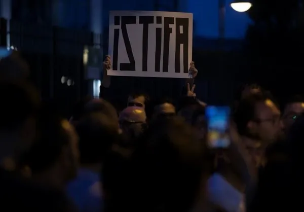 Kılıçdaroğlu'na tepkiler artıyor! CHP önünde istifa sloganları-3