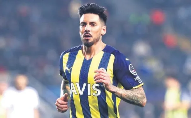 beklenilen-katkiyi-bir-turlu-veremeyen-alex-teixeira-ayrilik-icin-gun-sayiyor-1650411136901.jpeg Beklenilen katkıyı bir türlü veremeyen Alex Teixeira ayrılık için gün sayıyor-7