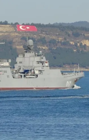 Rusya ile Ukrayna arasındaki kriz derinleşirken Rus çıkarma gemileri peş peşe Karadeniz'e ilerliyor!
