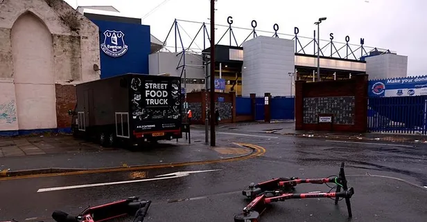 Everton Liverpool maçına erteleme kararı!