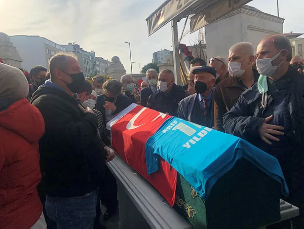 rumeli-turkulerinin-sevilen-sesi-arif-senturk-son-yolculuguna-ugurlandi-1645024375450.jpg Rumeli türkülerinin sevilen sesi Arif Şentürk son yolculuğuna uğurlandı-3
