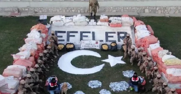 Hakkari'de kaçakçılık operasyonu! 200 çuval dolusu sigara yüz binlerce hap ve tütün ele geçirildi