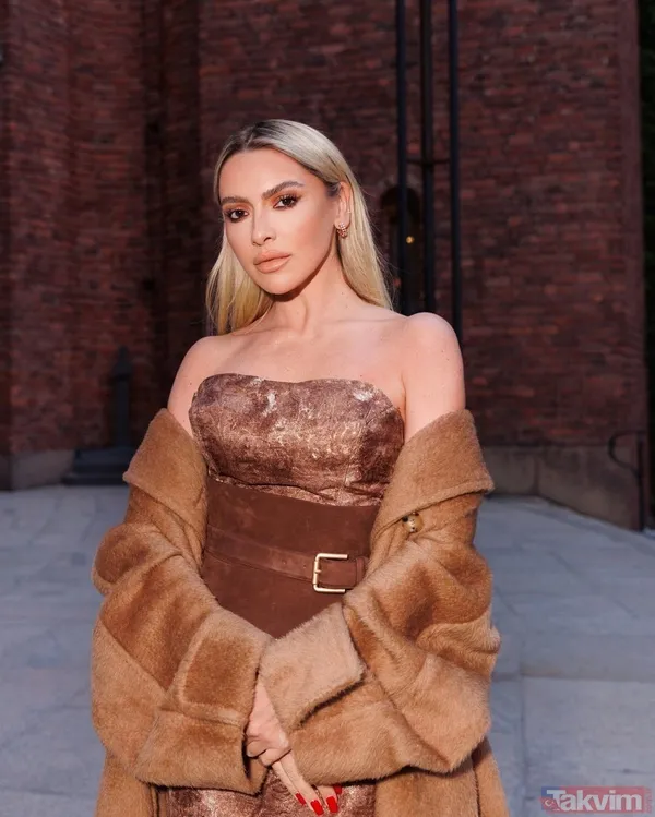 Hadise’den kalçasına kadar uzanan dekoltesiyle gece yarısı yılan dansı! Tepkiler çığ gibi büyüdü: Ne yapıyorsun bacım? - 6