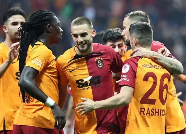 camia-kenetlendi-galatasarayda-tek-hedef-galibiyet-1666445647851.jpg Camia kenetlendi: Galatasaray'da tek hedef galibiyet-2