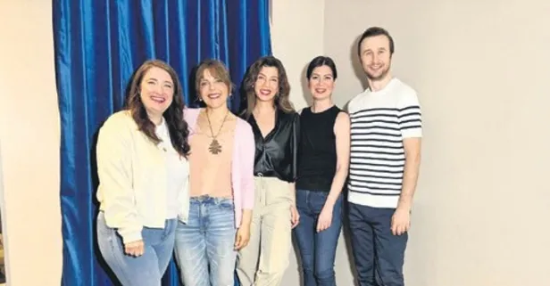 Gökçe Bahadır'dan yapımcılığını üstlendiği oyun hakkında açıklama!