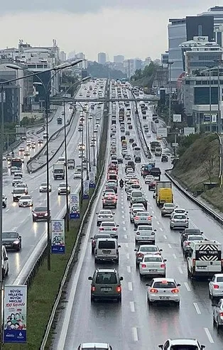 Son dakika: İstanbul trafiğinde uzun süre sonra bir ilk!  Yüzde 50 seviyesine ulaştı