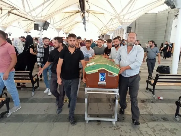 arkadasina-yardim-etmek-isteyen-20-yasindaki-genc-canindan-oldu-1662732955265.jpg Arkadaşına yardım etmek isteyen 20 yaşındaki genç canından oldu-6