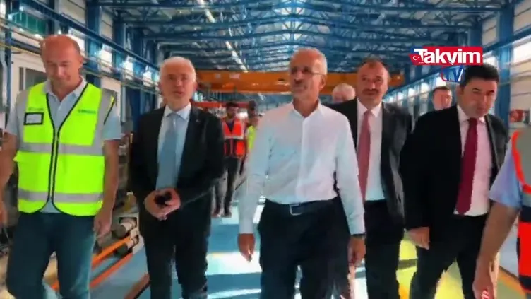 Ulaştırma ve Altyapı Bakanı Abdulkadir Uraloğlu, kokpitine geçtiği Milli Elektrikli Tren’i test etti