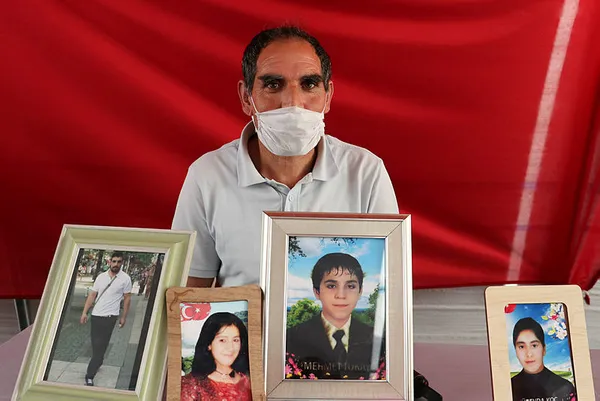 diyarbakir-annelerinin-evlat-nobeti-hdp-oglumu-nereden-getiriyorsa-getirsin-1593788852239.jpg Diyarbakır annelerinin evlat nöbeti: HDP oğlumu nereden getiriyorsa getirsin-5