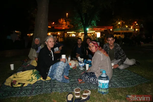 İstanbul'da 5.8'lik deprem sonrası milyonlar sokaklara akın etti! İşte İstanbul'dan kareler... - 23