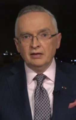 Neden Fox'a tekmeyi atmıyoruz?