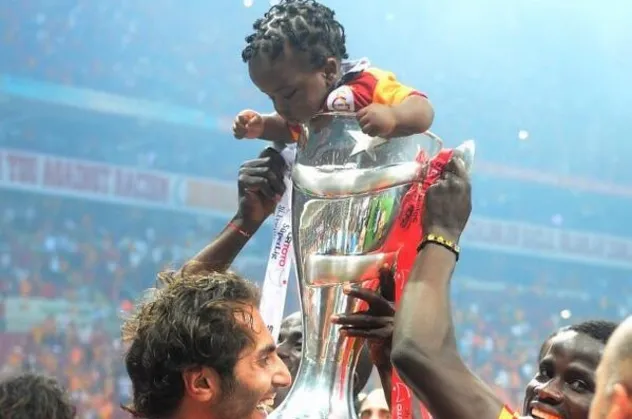 Son dakika Galatasaray haberleri... Cimbom'un eski futbolcularından Dany'nin oğlu büyüdü ve Galatasaray ile madalya kazandı