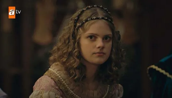 kurulus-osmana-damga-vuran-sahne-orhan-ve-alaeddin-holofirayi-yarhisar-tekfurunun-askerlerinden-kurtardi-1649879796104.jpg Kuruluş Osman’a damga vuran sahne: Orhan ve Alaeddin, Holofira’yı Yarhisar Tekfuru’nun askerlerinden kurtardı!-5