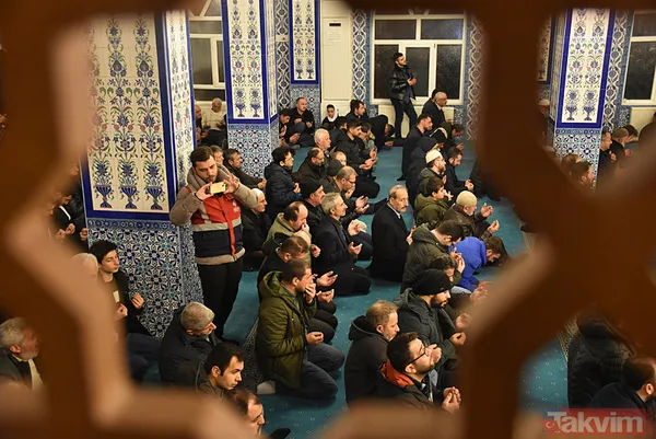 Camiler dolup taştı eller semaya açıldı! Berat Kandili dualarla idrak edildi - 9