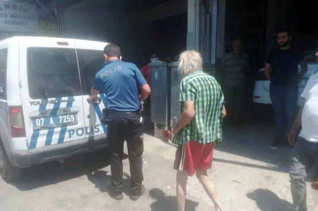 Antalya'da iğrenç taciz iddiası! Esnaf yakaladı, polise teslim etti