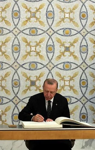 Başkan Erdoğan 9 yıl sonra BAE'de! İmzalar atıldı: Dikkat çeken TOGG ve AKINCI SİHA detayı