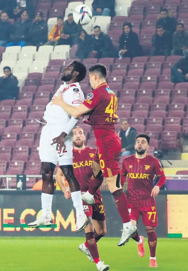 bekleneni-antwerpde-de-veremeyen-samatta-icin-opsiyon-kullanilmayacak-1644878627649.jpeg Bekleneni Antwerp'de de veremeyen Samatta için opsiyon kullanılmayacak-10