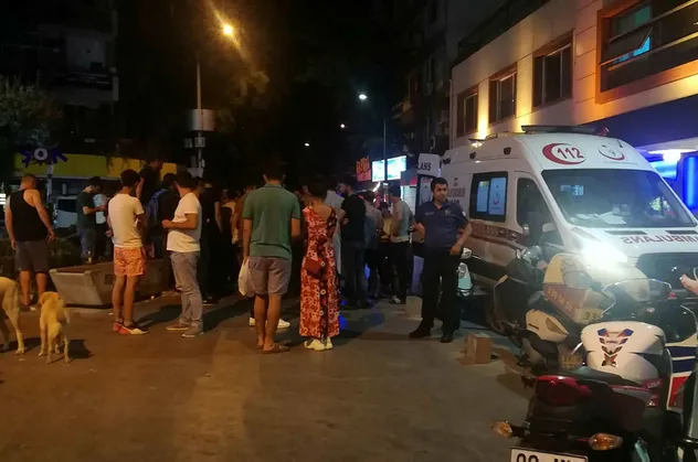 İzmir'de döner bıçaklı kavga! Yaralılar var