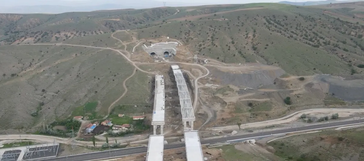 42-ili-baglayacak-otoyolda-hedef-43-dakika-calismalar-suruyor-1780138237210.jpg Uraloğlu açıkladı: Projede yarıya gelindi! Ankara-Kırıkkale arası 43 dakikaya düşecek, 42 il bağlanacak-4
