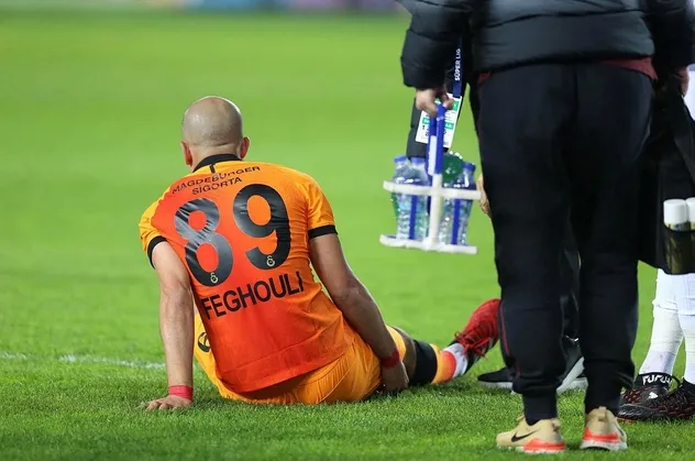 Galatasaray'da sakatlığı atlatan Sofiane Feghouli antrenmanın tamamında takımla birlikte çalışmalara katıldı
