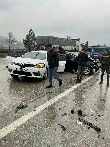 osmaniyede-trafik-kazasi-polis-memurundan-aci-haber-1648327543553.jpeg Osmaniye'de trafik kazası! Polis memurundan acı haber-1