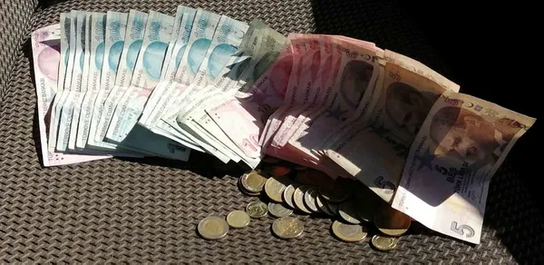 dilencinin-uzerinden-2-bin-200-lira-ve-100-euro-cikti-1619540710778.jpg Ramazan ayında yakalanan dilenci Ramazan T.'nin üzerinden 2 bin 200 lira, iç çamaşırından ise 100 euro çıktı-2