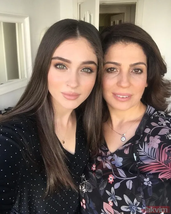 Güller ve Günahlar’ın Zeynep’i Cemre Baysel’in annesi güzelliğiyle kızını aratmadı! - 17