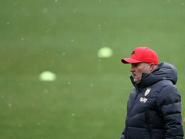 Galatasaray’ın yeni teknik direktörü Domenec Torrent ilk sınavına çıkıyor! Babel’in son antrenmanda sakatlanması planları bozdu-3