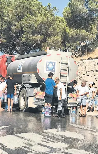 Klasik CHP belediyeciliği! Vatandaş susuzluktan kırıldı, belediye başkanı heykel açtı