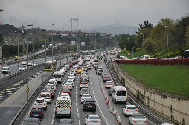 Son dakika: 58 saatlik sokağa çıkma kısıtlaması sonrası İstanbul’da trafik yoğunluğu | İstanbul yol durumu