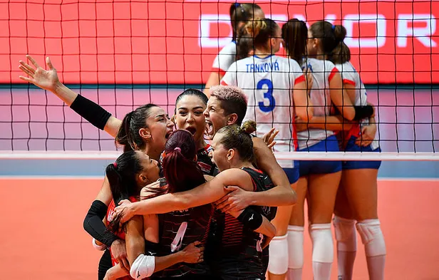 turkiye-polonya-maci-ne-zaman-saat-kacta-filenin-sultanlari-turkiye-polonya-ceyrek-final-voleybol-maci-hangi-kanalda-1630299933076.jpg