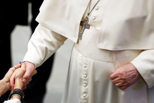 fransadaki-katolik-kilisesinde-216-bin-cocuk-cinsel-istismar-magduru-papa-francis-vakit-utanma-vaktidir-1633534962679.jpeg Fransa'daki Katolik Kilisesi'nde 216 bin çocuk cinsel istismar mağduru! Papa Francis: "Vakit, utanma vaktidir"-2