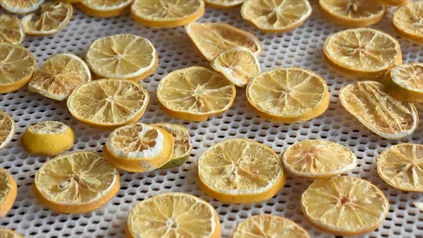 uyurken-yani-basina-limon-koyanlar-sasti-kaldi-bir-kez-deneyince-bas-ucunuzdan-ayirmayacaksiniz-1699947151705.jpg Uyurken yanı başına limon koyanlar şaştı kaldı! Bir kez deneyince baş ucunuzdan ayırmayacaksınız-5