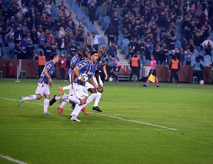 Yeni lider Trabzonspor!