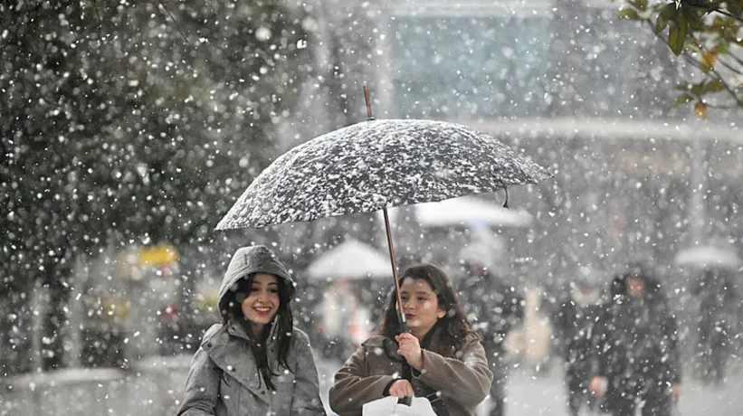İstanbul’da yoğun kar alarmı: İzlanda soğukları ile -1’i göreceğiz! O ilçelere lapa lapa yağacak