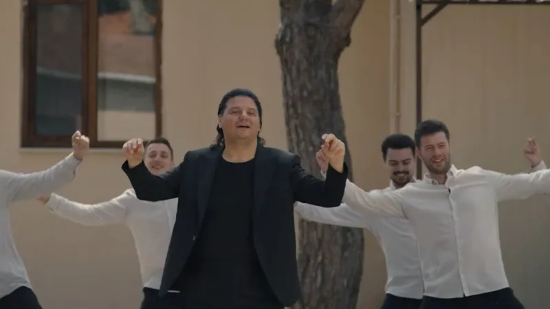 gassal-3-sezon-tarihi-aciklandi-oyuncu-kadrosu-ve-yeni-sezon-konusu-1775721625798.jpg Gassal 3. sezon tarihi açıklandı: Oyuncu kadrosu ve yeni sezon konusu-4