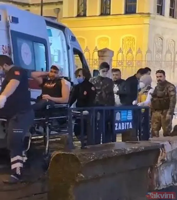 Özel Harekat polisi İstanbul Boğazı'na atlayıp turisti kurtardı - 13