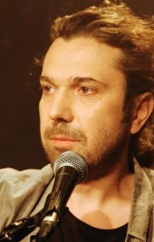 Halil Sezai babası yaşındaki adamı dövdü, karakolluk oldu! İşte Halil Sezai'nin 67 yaşındaki adamı dövdüğü anlar...