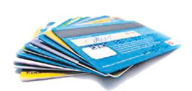 Kredi arttı kart azaldı