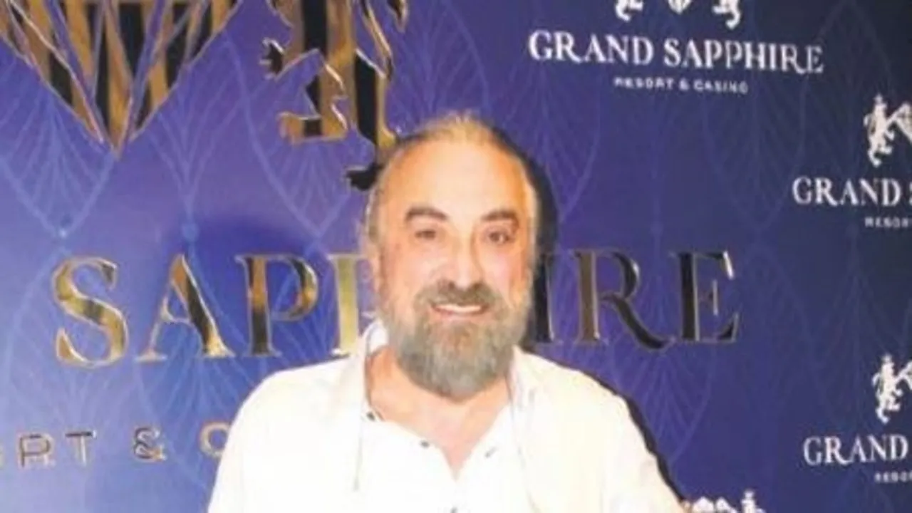 Volkan Konak karavanla geziyor