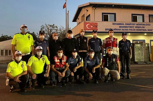 İstanbul Valisi Ali Yerlikaya'dan Mahmutbey Gişeler'de bayram denetimi