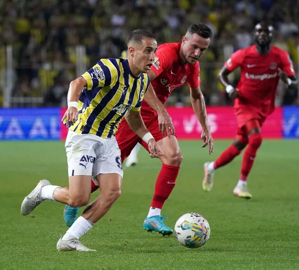fenerbahcede-emre-mor-basarili-performansiyla-goz-dolduruyor-1661332934800.jpg