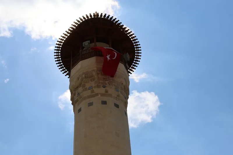 1773657370808.jpeg Asırlık emanet Kadir Gecesi’nde yeniden ayakta: Ulu Cami ibadete açıldı-3