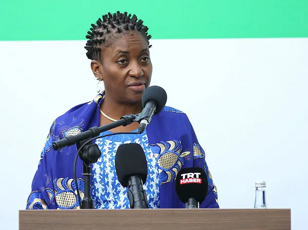 eski-ingiliz-somurgesi-olan-sierra-leone-cumhuriyetinin-ankara-buyukelciligi-torenle-acildi-1604417586169.jpg Eski İngiliz sömürgesi olan Sierra Leone Cumhuriyeti'nin Ankara Büyükelçiliği törenle açıldı-5