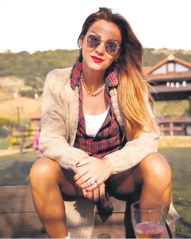 Sosyal medyadaki atışmalarıyla bilinen Pınar Altuğ'dan olay sözler! Biz de armut toplamıyoruz-1