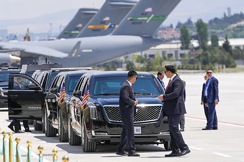 dunyanin-takip-ettigi-ucus-trumpin-ankaraya-gelisi-ilk-siraya-yerlesti-1783420764975.jpeg Dünyanın takip ettiği uçuş: Trump'ın Ankara'ya gelişi ilk sıraya yerleşti-4