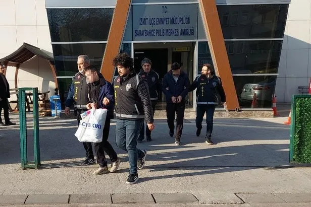 karmasik-iliski-evli-genc-kiz-sevgilisini-doven-eski-erkek-arkadasini-bicakladi-1672740457052.jpeg Karmaşık ilişki: Evli genç kız sevgilisini döven eski erkek arkadaşını bıçakladı-3